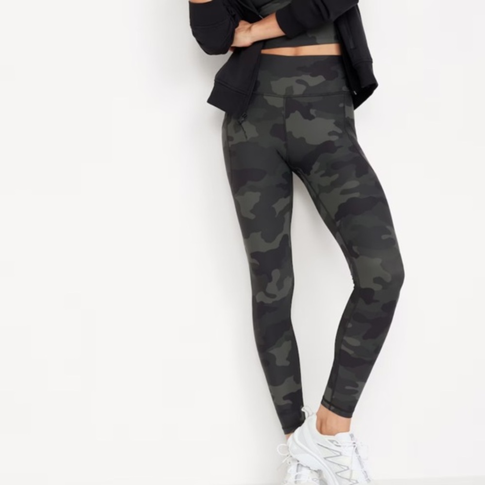 Time and Tru sz S green Camo Print high rise fitted stretch Leggings flat waist
